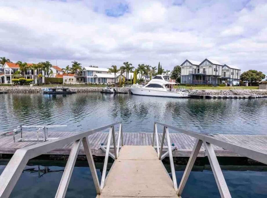 The Blacklighters-Waterfront Retreat Port Lincoln Bagian luar foto